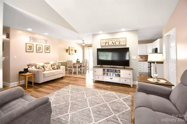 129 Rainbow ST, Concord, NC 28025