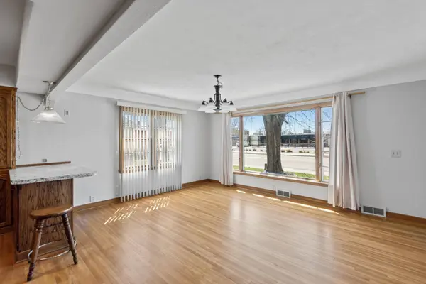 20670 Holyoke AVE, Lakeville, MN 55044