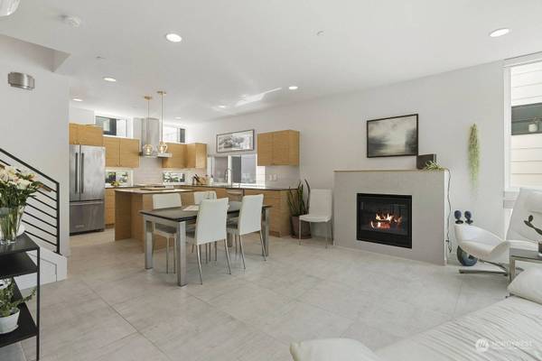 1140 10th AVE E #A, Seattle, WA 98102