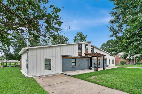 107 Slaughter Ranch Road, Trinidad, TX 75163