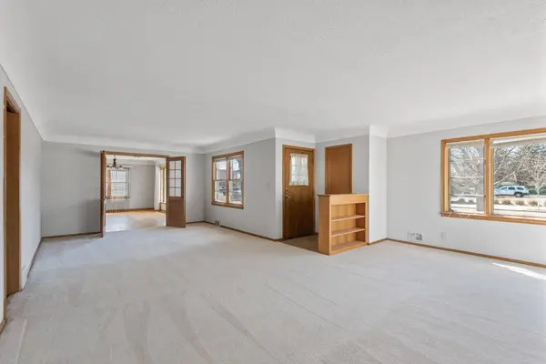 20670 Holyoke AVE, Lakeville, MN 55044