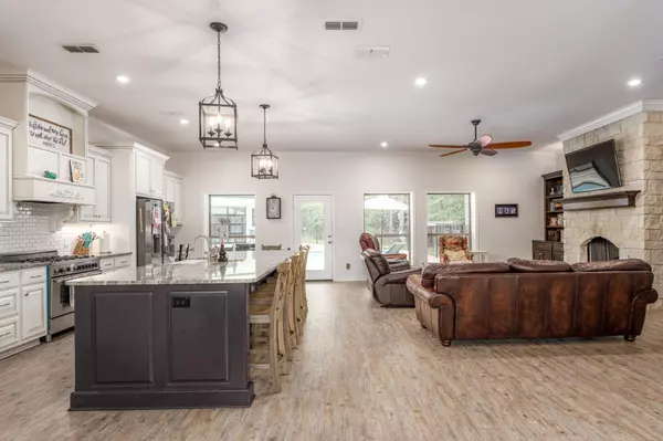 14631 County Road 434, Lindale, TX 75771