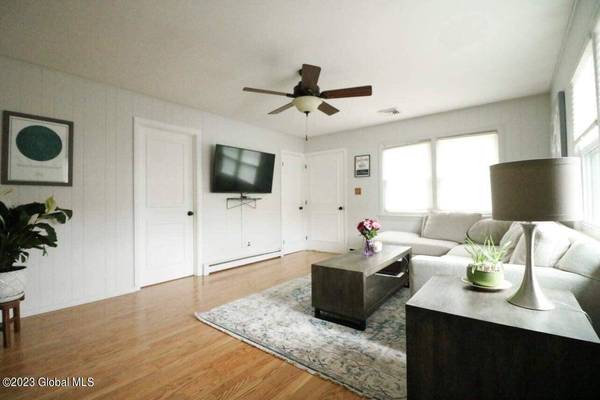 2 Van Buren Avenue, Colonie, NY 12205