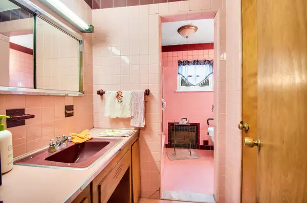 266 NEW ST, Lyndhurst, NJ 07071