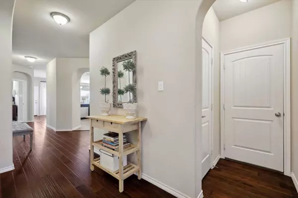 7008 Cloudcroft Lane, Fort Worth, TX 76131