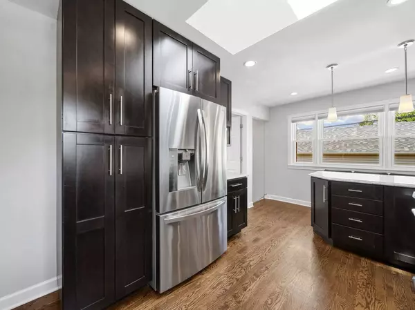 3858 N PITTSBURGH Avenue, Chicago, IL 60634