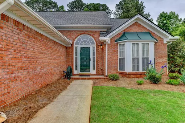 725 Madison TRCE, Lawrenceville, GA 30045