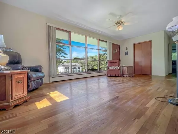 68 Belvidere Ave, Oxford Twp., NJ 07863