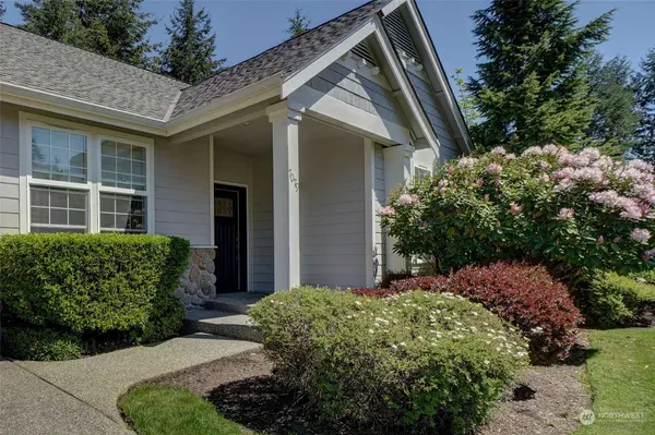 7079 SW Dunraven LN, Port Orchard, WA 98367