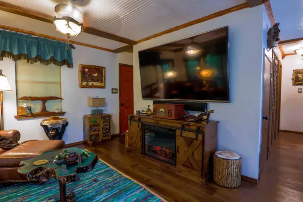 82 Landing Rd, Hattiesburg, MS 39401