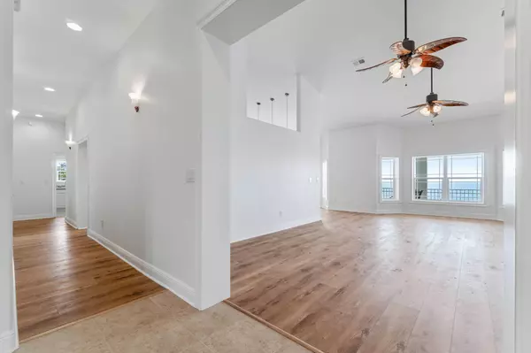 4665 Soundside Drive, Gulf Breeze, FL 32563