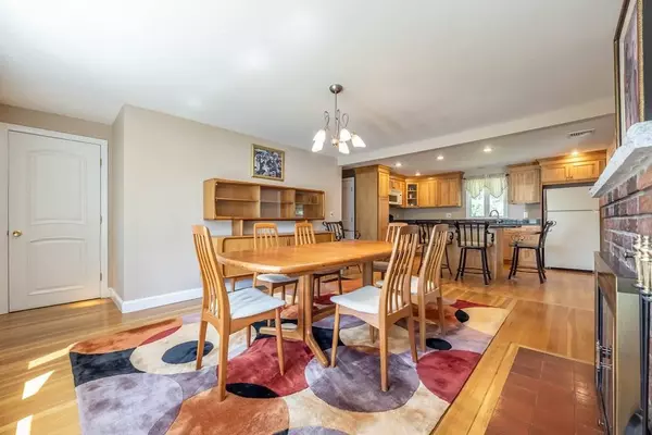 14 Bailey Rd, Tewksbury, MA 01876