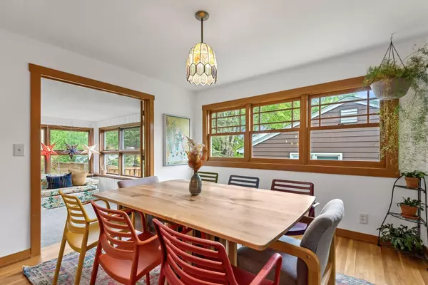 2475 Chatsworth ST N, Roseville, MN 55113