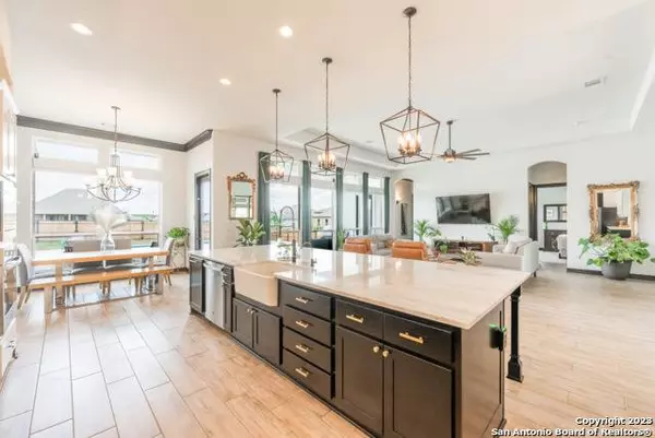 7102 Saur Legacy Dr, Fair Oaks Ranch, TX 78015