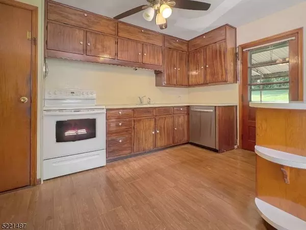 68 Belvidere Ave, Oxford Twp., NJ 07863