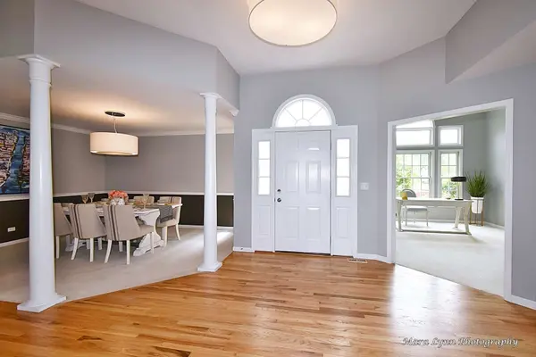 668 Asbury Drive, Aurora, IL 60502