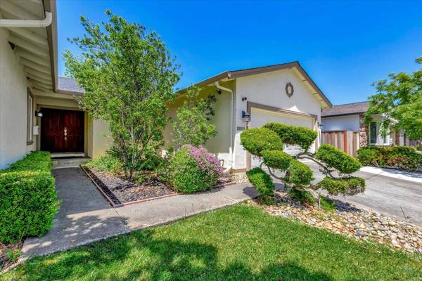 10553 Esquire PL, Cupertino, CA 95014