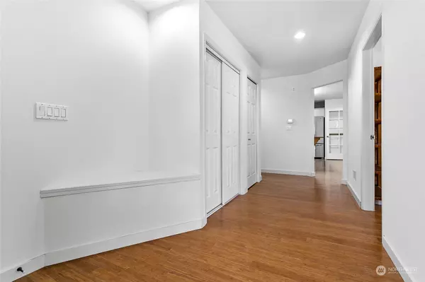 216 E Sunrise DR, Lynden, WA 98264