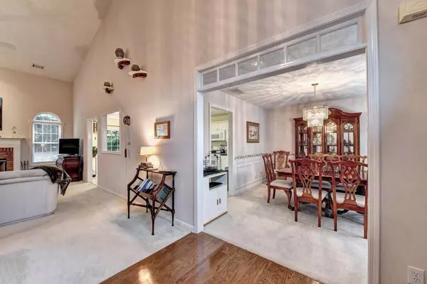 725 Madison TRCE, Lawrenceville, GA 30045