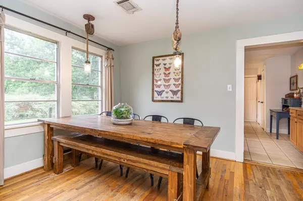 501 N College Street, Lindale, TX 75771