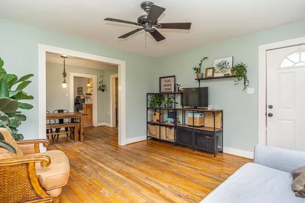 501 N College Street, Lindale, TX 75771