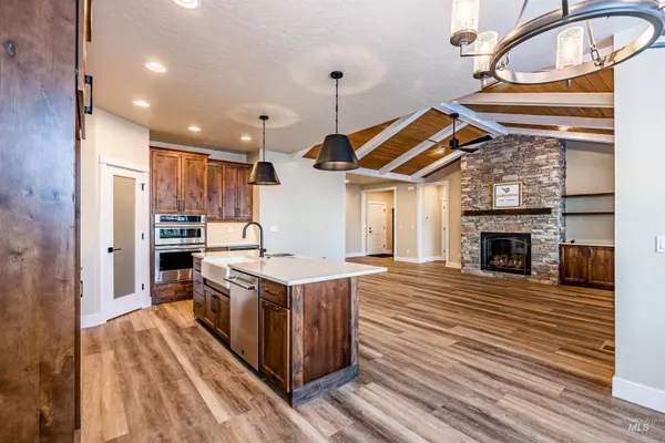 3336 Whitefield Ln, Mccall, ID 83638