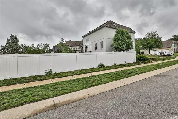 3016 S Granite AVE, Blue Springs, MO 64015