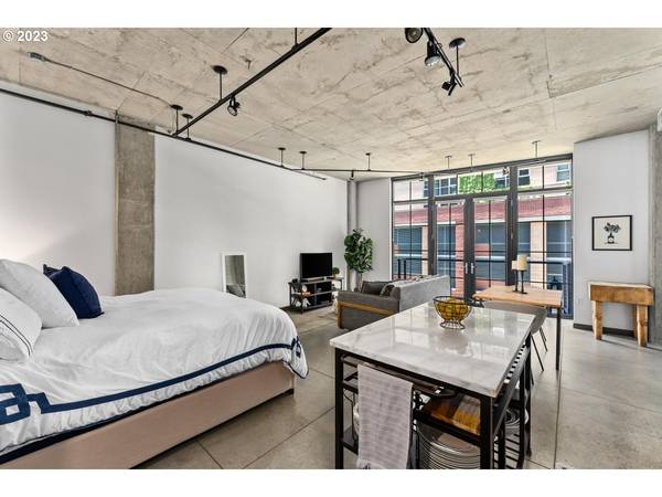 1030 NW 12TH AVE #110, Portland, OR 97209