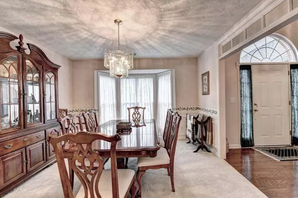 725 Madison TRCE, Lawrenceville, GA 30045