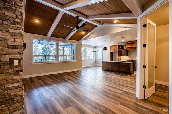 3336 Whitefield Ln, Mccall, ID 83638