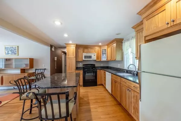 14 Bailey Rd, Tewksbury, MA 01876