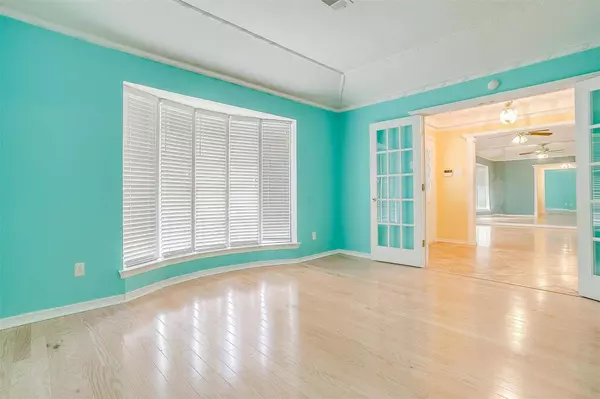 1617 Oak Meadow Drive, Irving, TX 75061