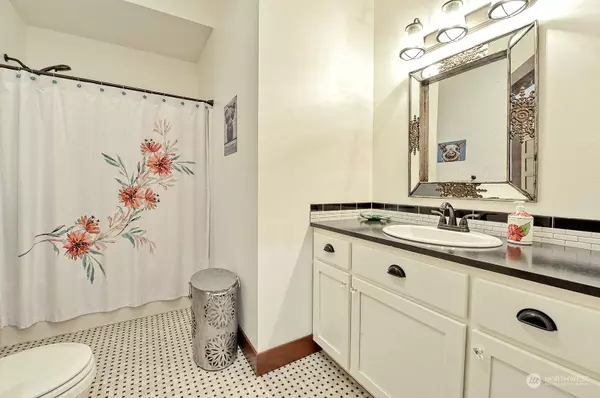 400 E Front ST, Lynden, WA 98264