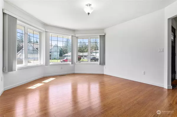 216 E Sunrise DR, Lynden, WA 98264