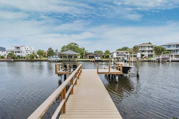 2296 EDYTHE DR, Dunedin, FL 34698