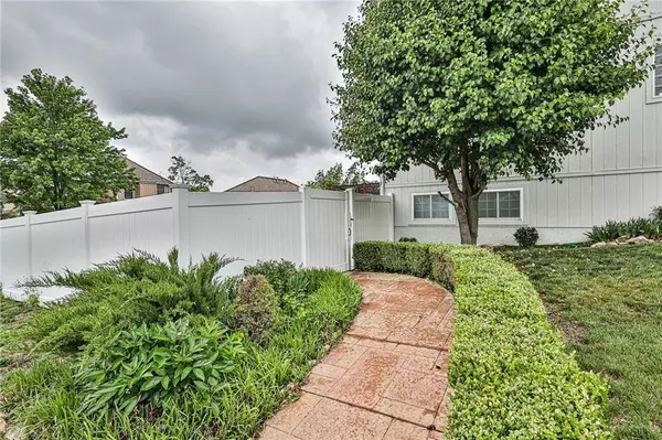 3016 S Granite AVE, Blue Springs, MO 64015