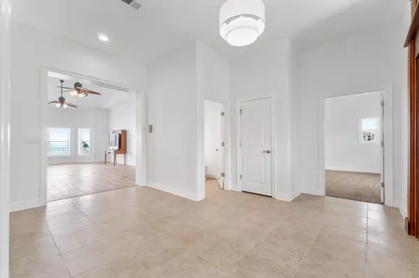 4665 Soundside Drive, Gulf Breeze, FL 32563