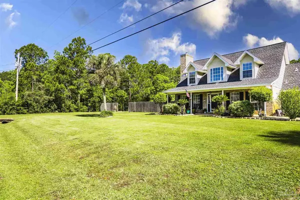 9126 Ridge Dr, Navarre, FL 32566