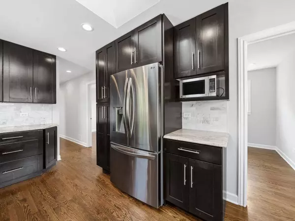 3858 N PITTSBURGH Avenue, Chicago, IL 60634