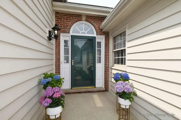 668 Asbury Drive, Aurora, IL 60502