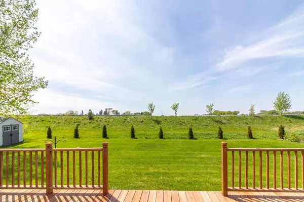 153 Summerfield DR, Waverly, MN 55390