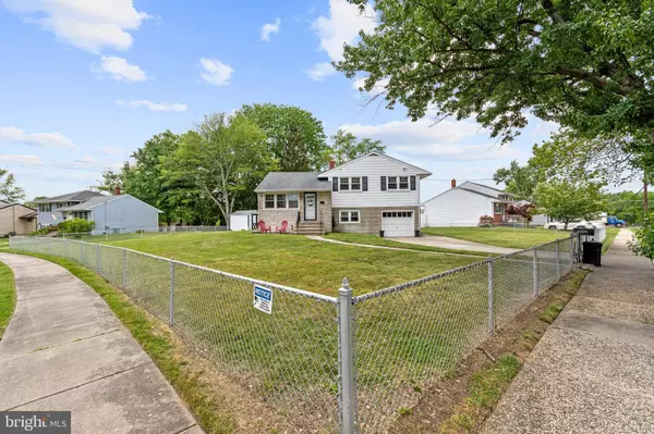 9 TRINITY PL, Barrington, NJ 08007