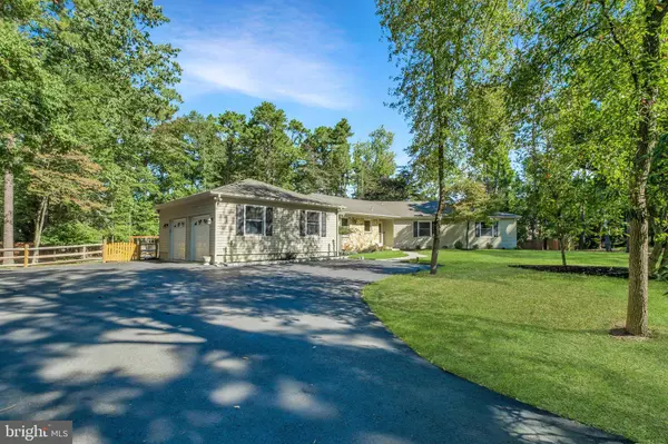 18 LARSEN PARK DR, Medford, NJ 08055