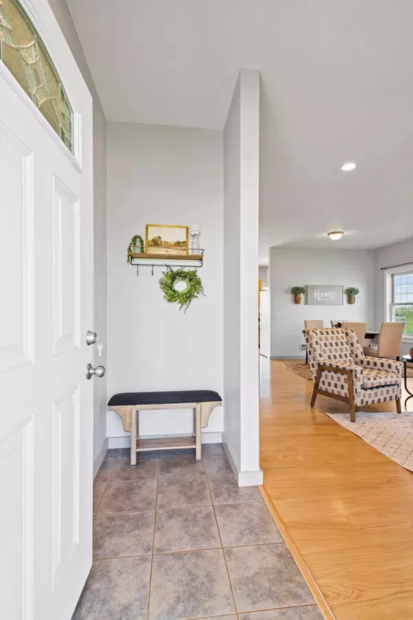 153 Summerfield DR, Waverly, MN 55390