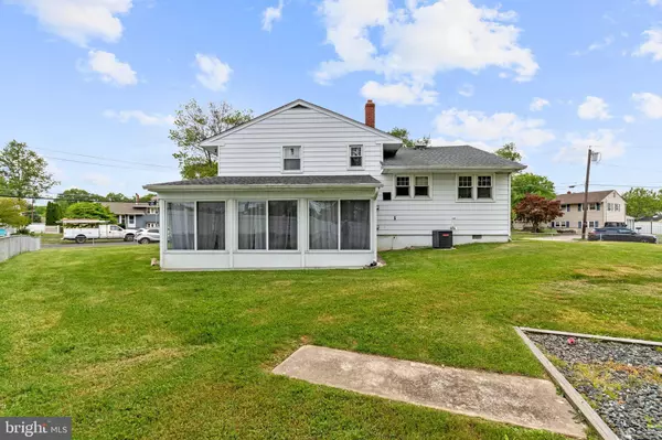 9 TRINITY PL, Barrington, NJ 08007