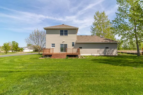 153 Summerfield DR, Waverly, MN 55390