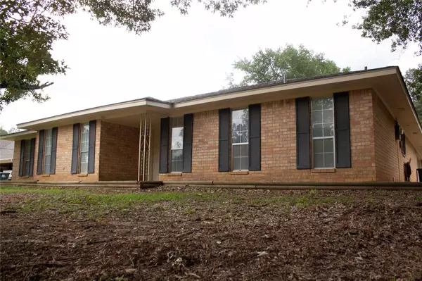 16606 Par Road, Gladewater, TX 75647