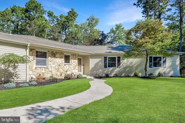 18 LARSEN PARK DR, Medford, NJ 08055