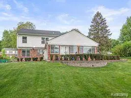 4073 ANTIQUE Lane, Bloomfield Hills, MI 48302