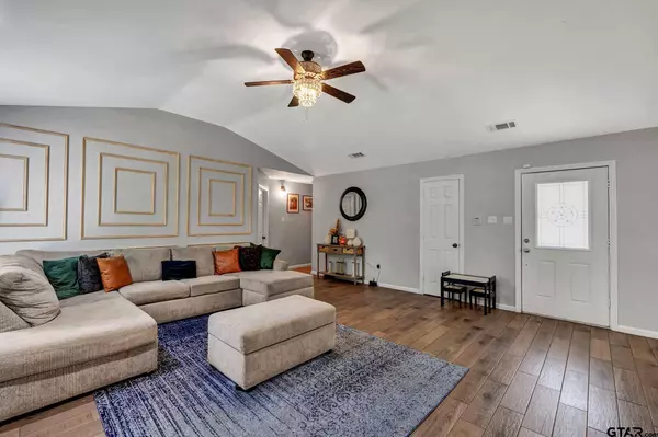 1562 CR 4912, Troup, TX 75789